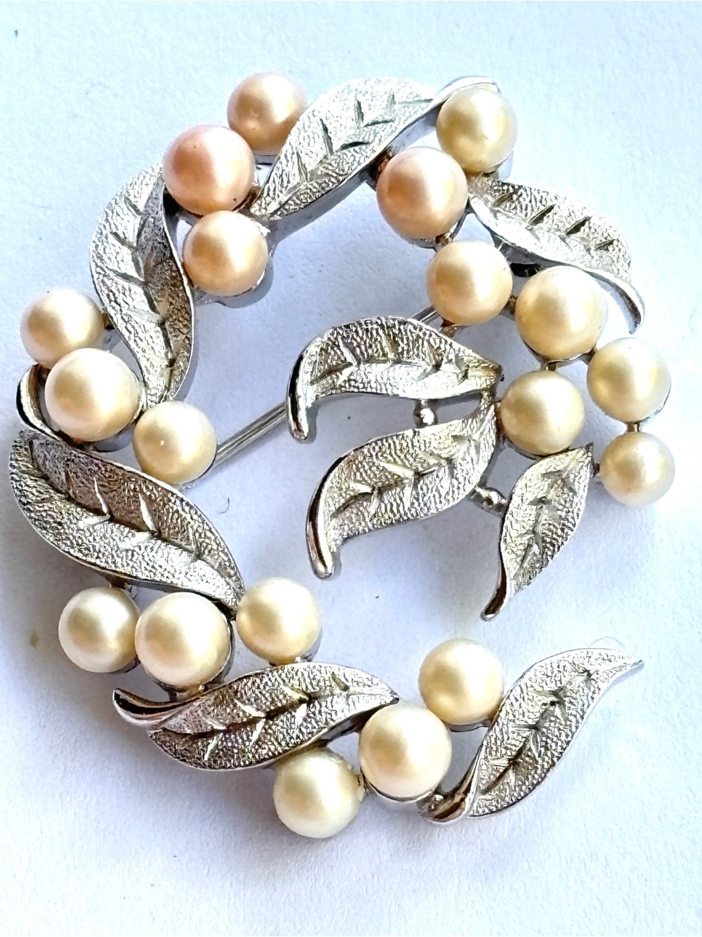 Cream Pearl and Silver Leaf Wreath Brooch - Women Jewelry